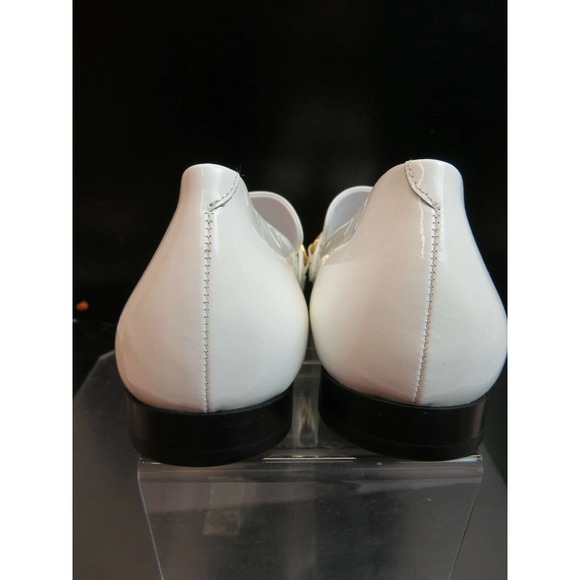 NIB BURBERRY CHILLCOT WHITE PATENT LEATHER GOLD CHAIN LOGO FLATS LOAFERS 40.5 - Picture 7 of 12